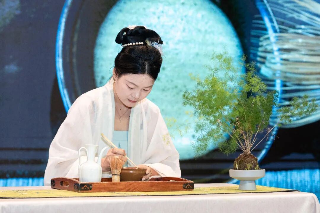 2108845086375612416.jpg 图片