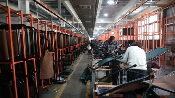 Lishui's leisure chairs go global