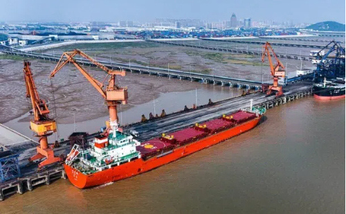 Jiaxing Port hits record foreign trade throughput in January