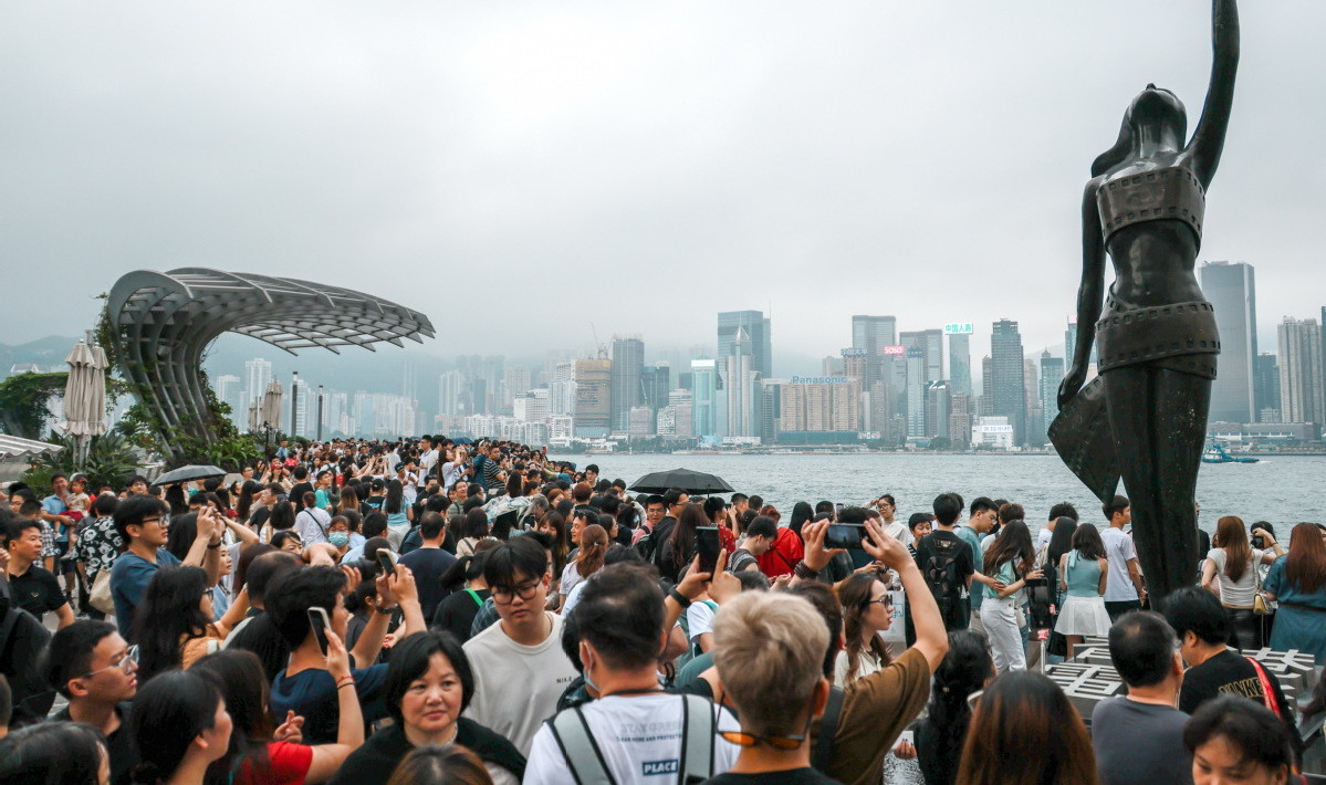 Outbound tourism sees booking frenzy as holiday approaches