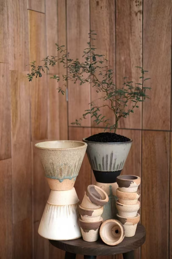 Huzhou entrepreneur's modern take on traditional pottery