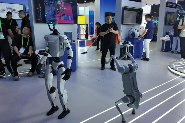 Zhejiang enterprises spotlight innovation at China International Supply Chain Expo