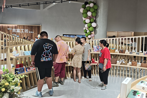 Zhoushan launches new retail hub for island products