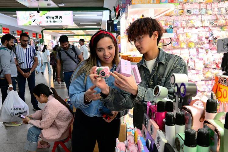 Zhejiang registers nearly 7.49 million self-employed businesses