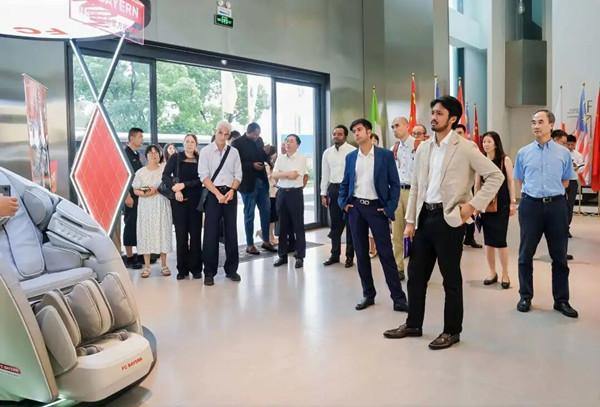 Jiaxing hosts Nanhu tour for intl business environment observers