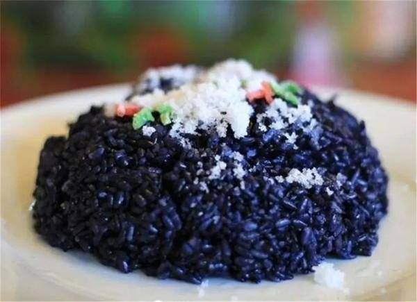 Quzhou's wumi rice exudes traditional, creative flavors