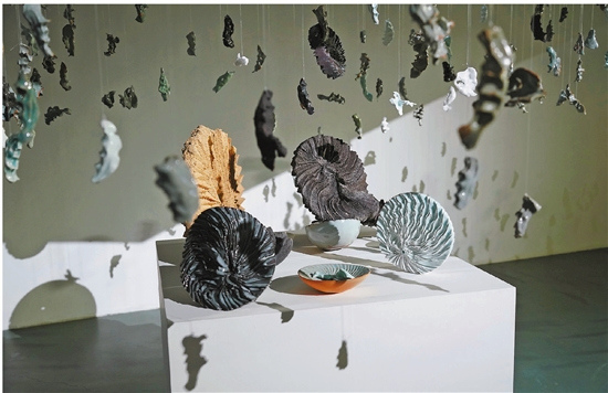 Global artists breathe new life into Longquan celadon art