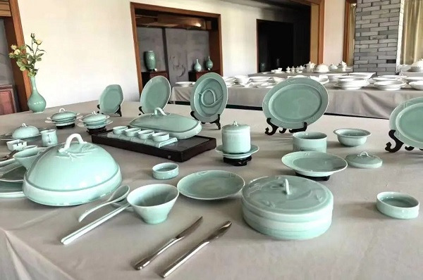 Longquan celadon selected for banquets at the Great Hall of the People