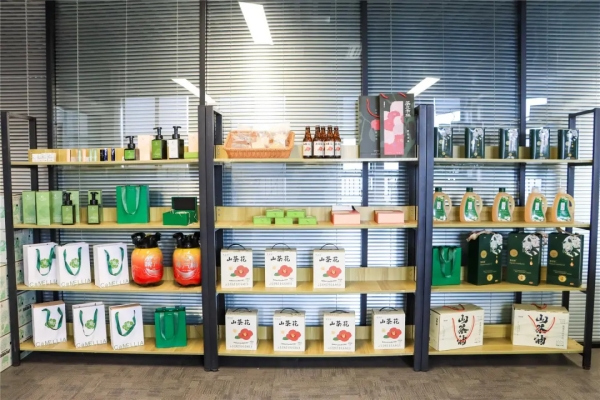 Innovation blooms with camellias in Jinhua