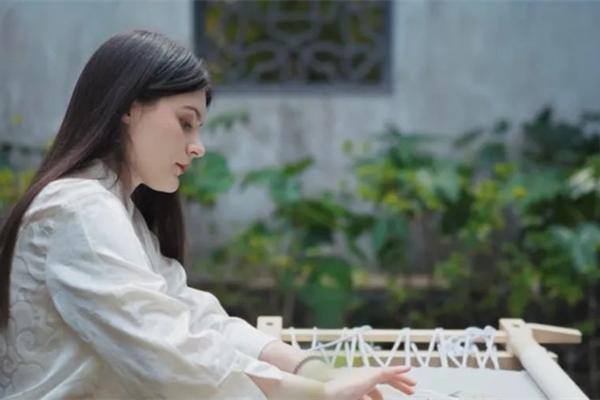 Russian student discovers blend of tradition, fashion in Jiaxing