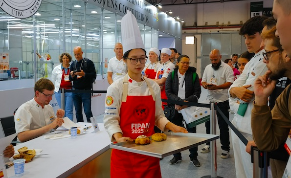 Young Ningbo baker wins global title in Brazil