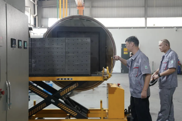 Longquan celadon embraces modernization