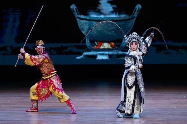 Jinhua's Wuju Opera shines in Myanmar