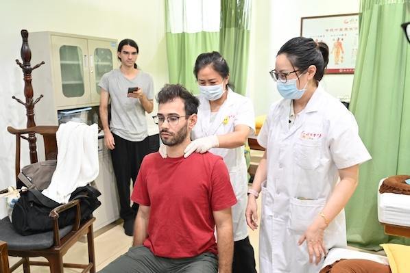Intl student experience TCM in Ningbo