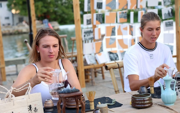 1976924627317739520.jpg 15864838748489.jpg