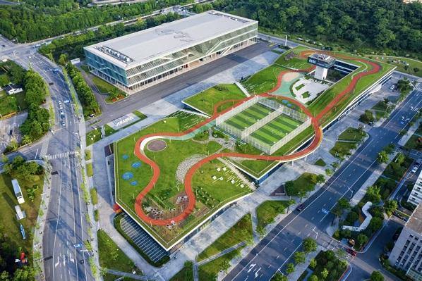 International friends explore Hangzhou's Yunqi Town