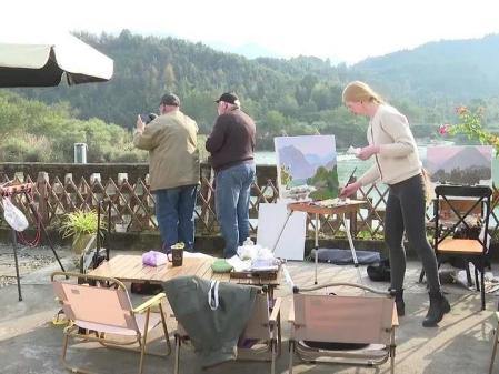 Russian artists gather in Lishui for art exchange