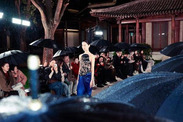 High-end fashion week launched in Puyuan Fashion Resort