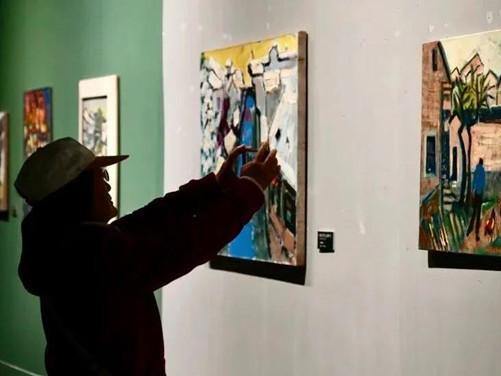 French artist's painting exhibition spotlights beauty of Huzhou
