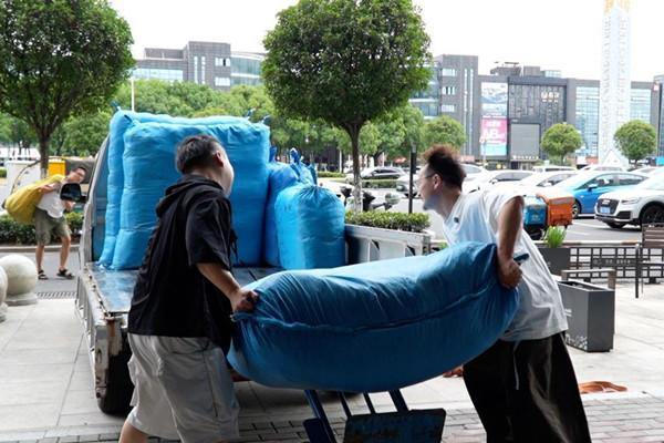2077583369536782336.jpg 2.jpg