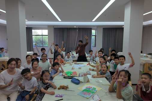 International student discovers warmth of Xinchang this summer