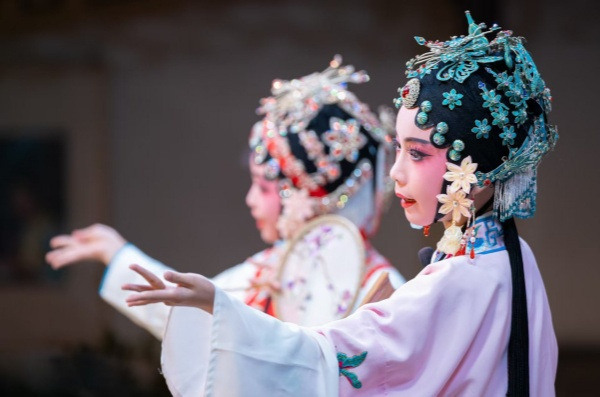 Suichang girl shines as global Du Liniang
