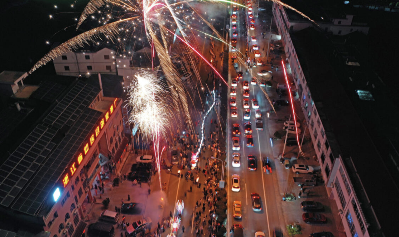Celebrate Chinese New Year with 500-meter-long dragon lanterns
