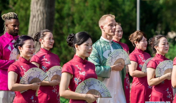 2019 Hangzhou Global Qipao Festival held in Vienna