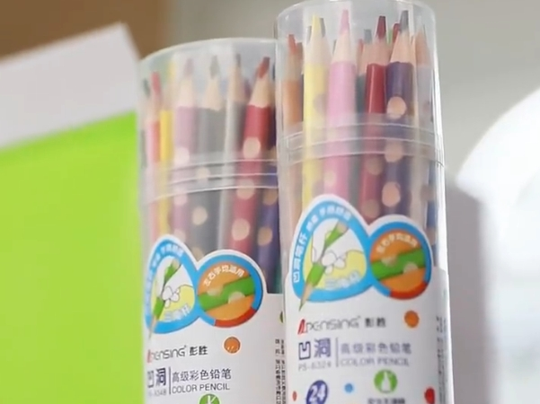 Quzhou's plastic colored pencils gain popularity globally