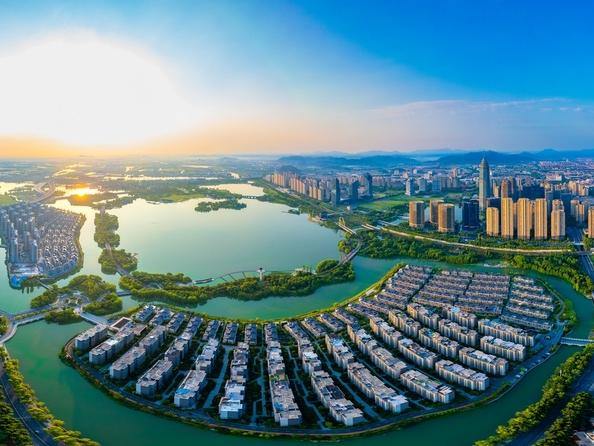 Shaoxing promotes integrated development of industry, talent