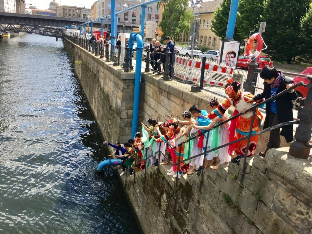 Meet the Grand Canal with dance theater To Meet the Grand Canal