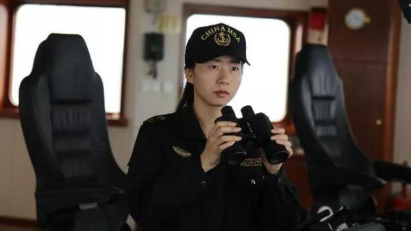 Girl's power! Two helmswomen of the largest rescue vessel of China