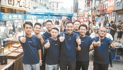 Wulin night market in Hangzhou went viral  on Tik Tok