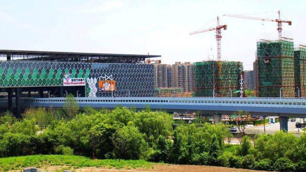 Hangzhou building-crossing metro line becomes an internet buzz