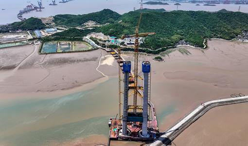 World-class sea bridge in Zhoushan hits construction milestone