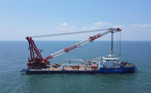 New heavy-duty crane vessel to build bridge in Zhoushan