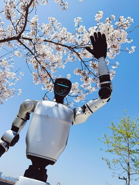 1930902659280121856.jpg AI1.jpg