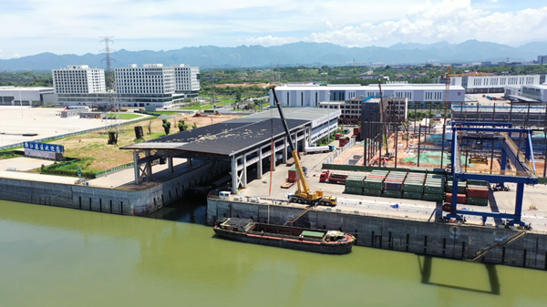 Quzhou facilitates convenient logistics for exporting oversized cargo