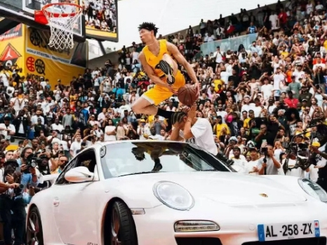 Jinhua native claims championship at Quai 54 dunk contest