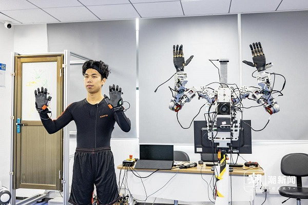 1951206755748798464.jpg 机器人母港2.jpg