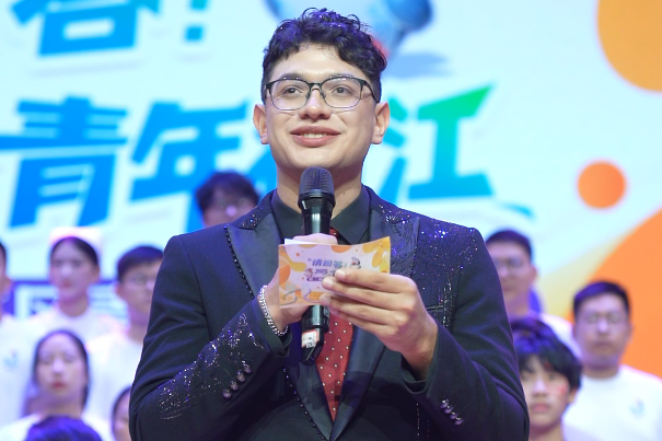 Jose's vlog丨First time hosting in Qujiang