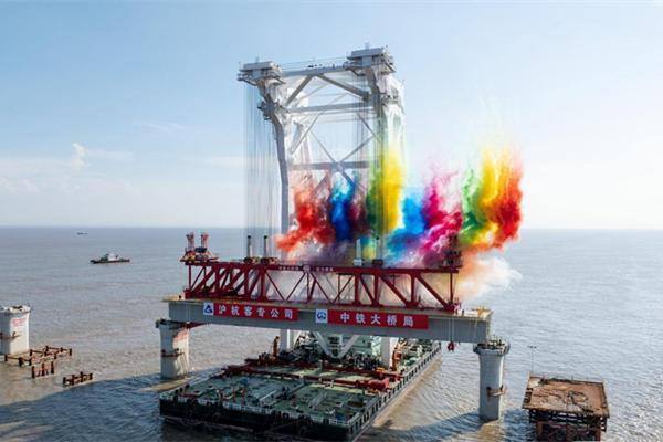 Upper structure work begins on Hangzhou Bay Cross-sea Railway Bridge