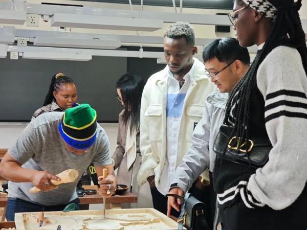 China-Africa woodcarving exchange program launches in Jinhua