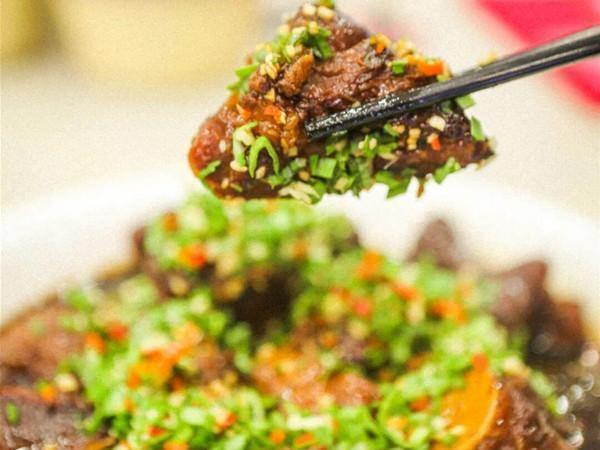 Huzhou's Winter Delight: Xinshi sauced mutton