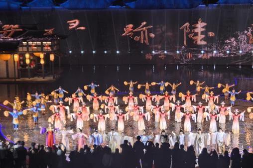 Water show brings Song Dynasty poet back to life in Shaoxing