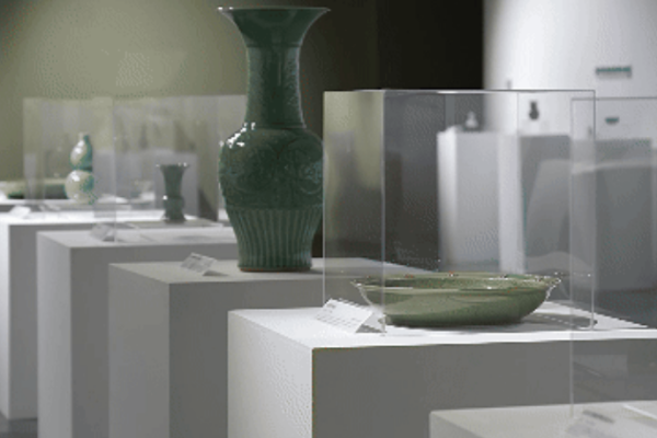 Longquan celadon replica exhibition opens in Lishui