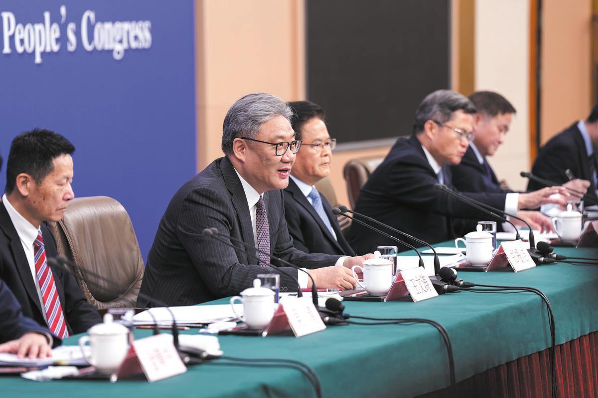 Government stepping up policy support to drive economic growth