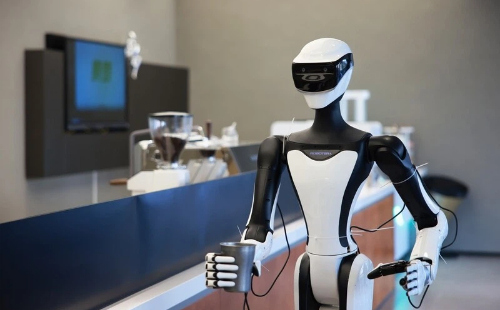 2038789471385677824.jpg AI.jpg