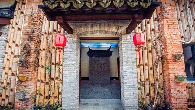 Failing Flower and Old House Tavern