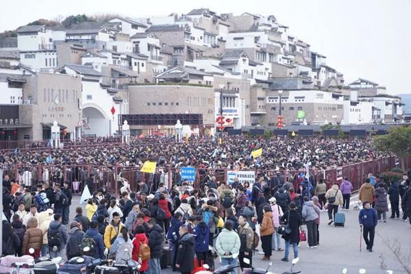 Zhoushan greets 1.84m tourists during Spring Festival holiday